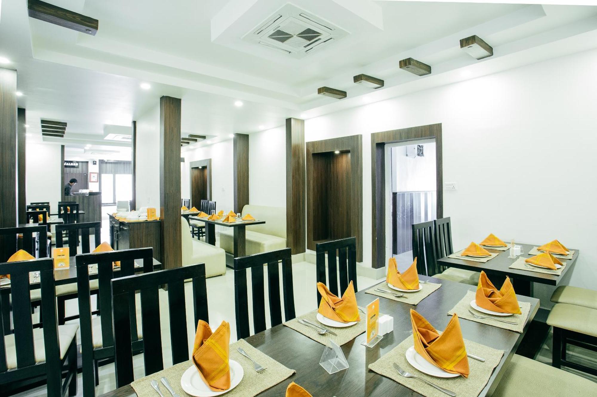 Oyo 11474 Gangaur Regency Boutique Hotel Katmandu Eksteriør bilde